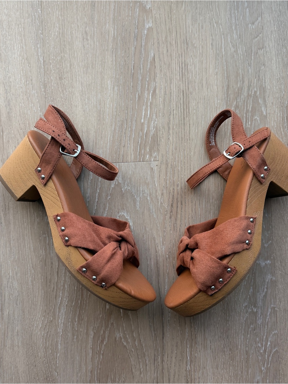 Universal Thread Eleanor block heel sandal